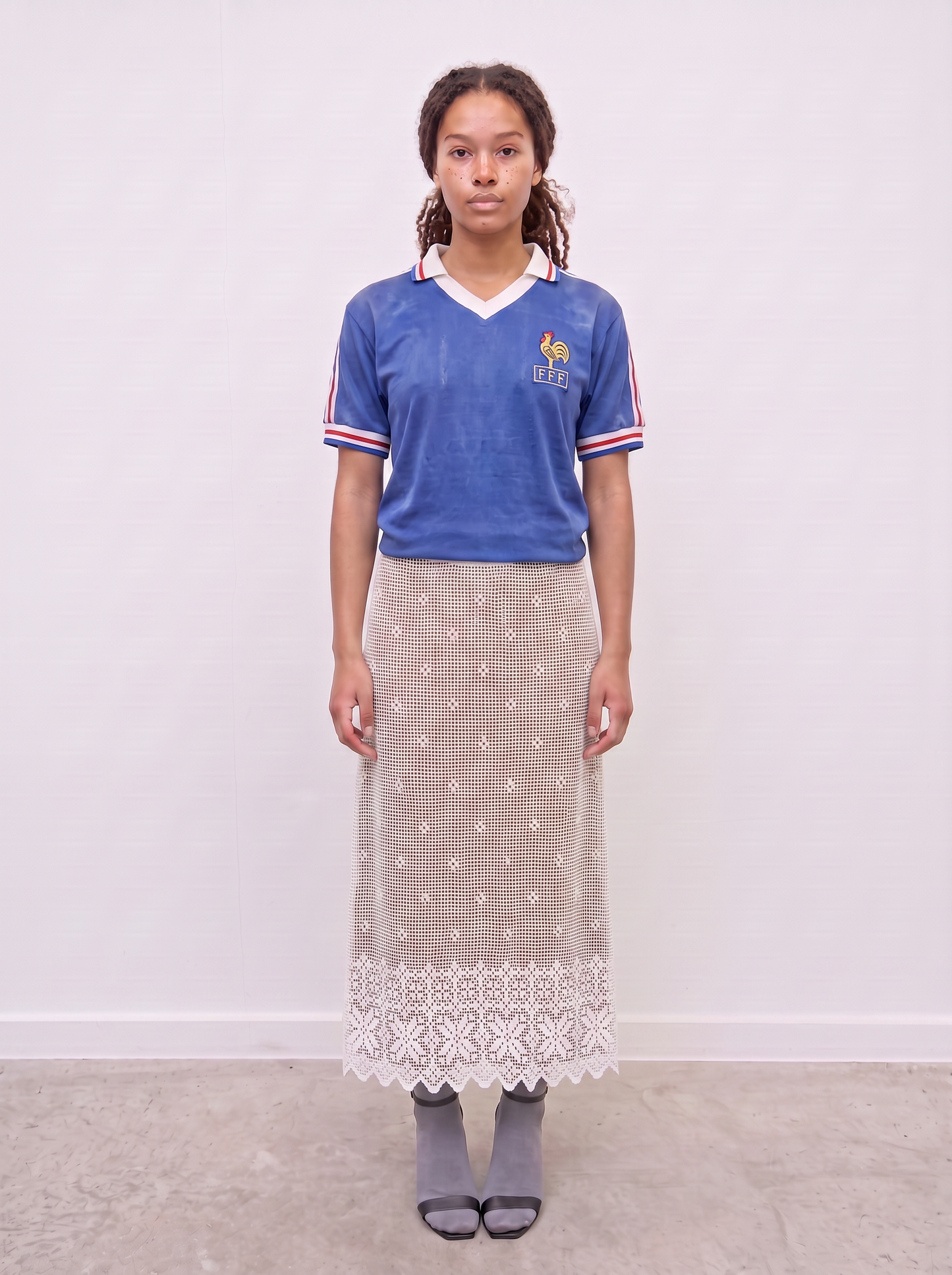 Curtain No. 024 | Long Lace Skirt