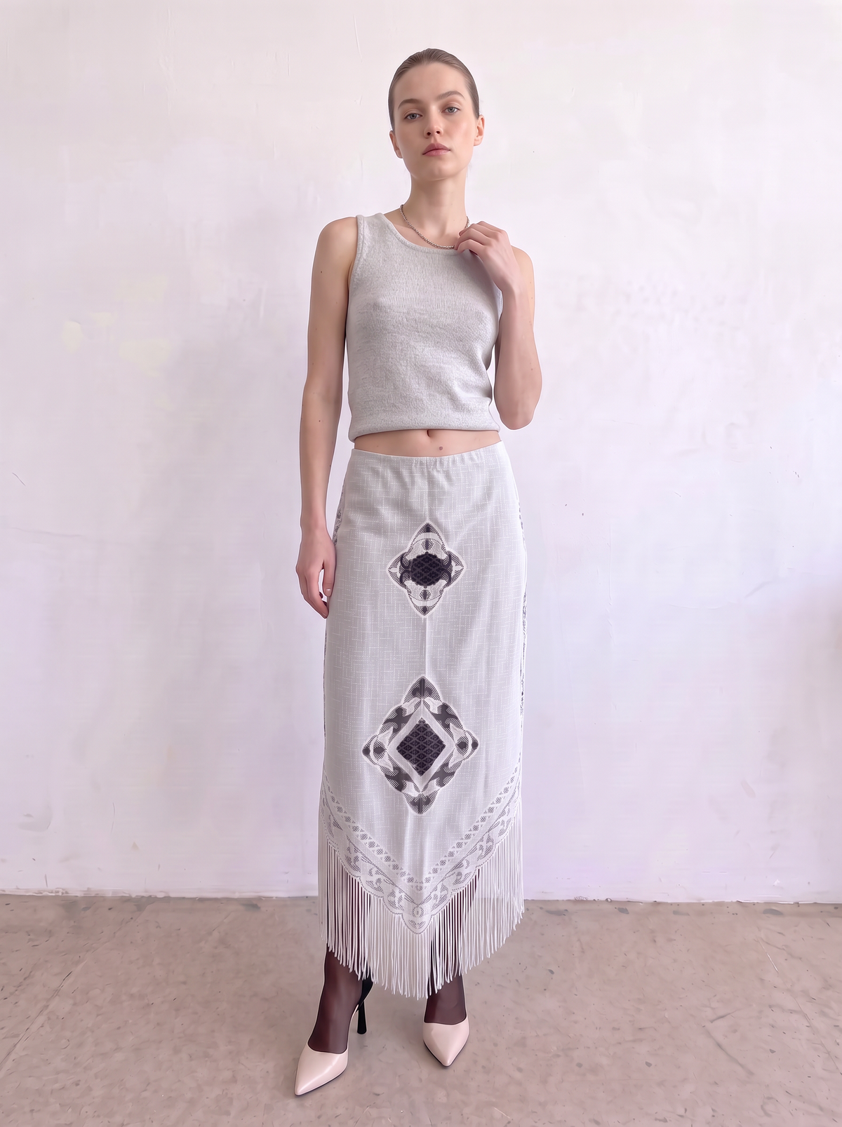 Curtain No. 072 | Long Lace Skirt